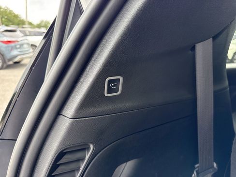 Used 2025 Chrysler Pacifica Select FWD image 34
