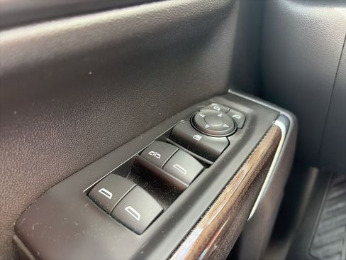 Used 2021 Chevrolet Silverado 1500 LT image 17