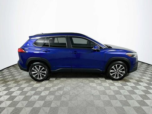 Used 2022 Toyota Corolla Cross XLE w/ Convenience Package FWD image 8