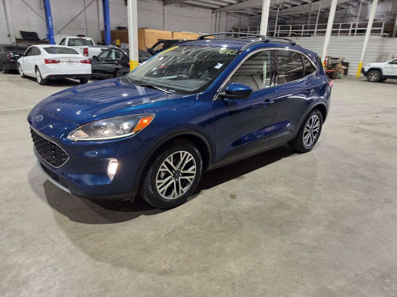 Used 2020 Ford Escape SEL FWD image 2