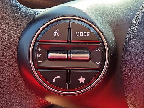 Used 2025 Kia Soul LX w/ LX Technology Package image 27