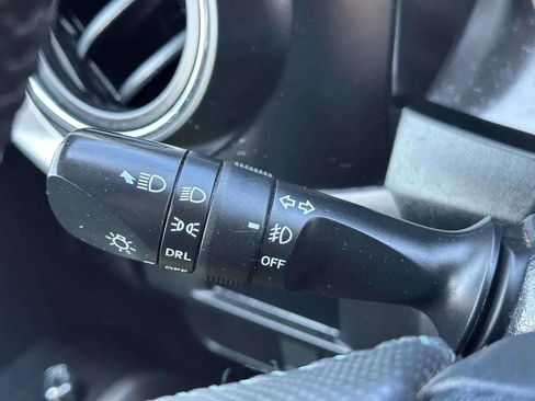 Used 2018 Toyota Tacoma SR5 AWD/4WD image 46