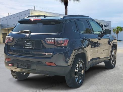 Used 2018 Jeep Compass Trailhawk w/ Leather Interior Group AWD/4WD image 6