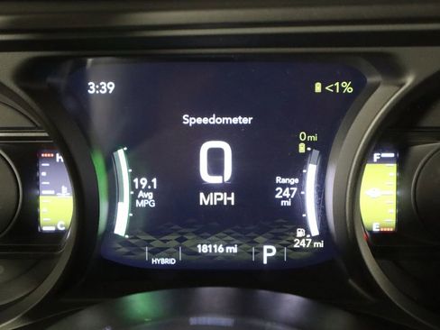 Used 2025 Jeep Wrangler Unlimited Sahara AWD/4WD image 43