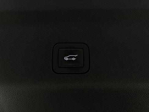 Used 2025 GMC Yukon Denali image 31