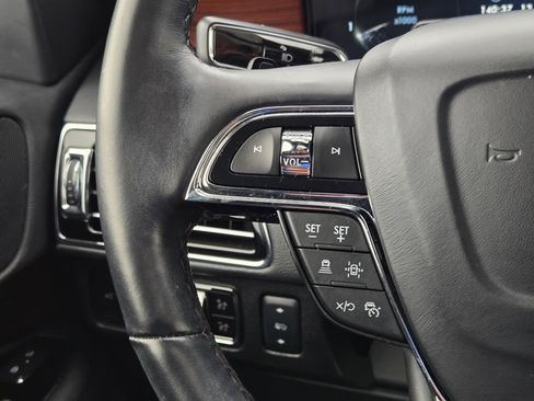 Used 2024 Lincoln Navigator Premiere AWD/4WD image 28
