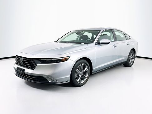 Used 2024 Honda Accord EX image 3