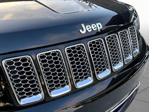Used 2014 Jeep Grand Cherokee Summit AWD/4WD image 32
