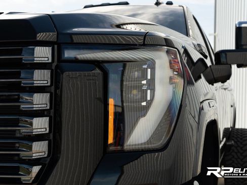 Used 2025 GMC Sierra 2500 Denali Ultimate image 21