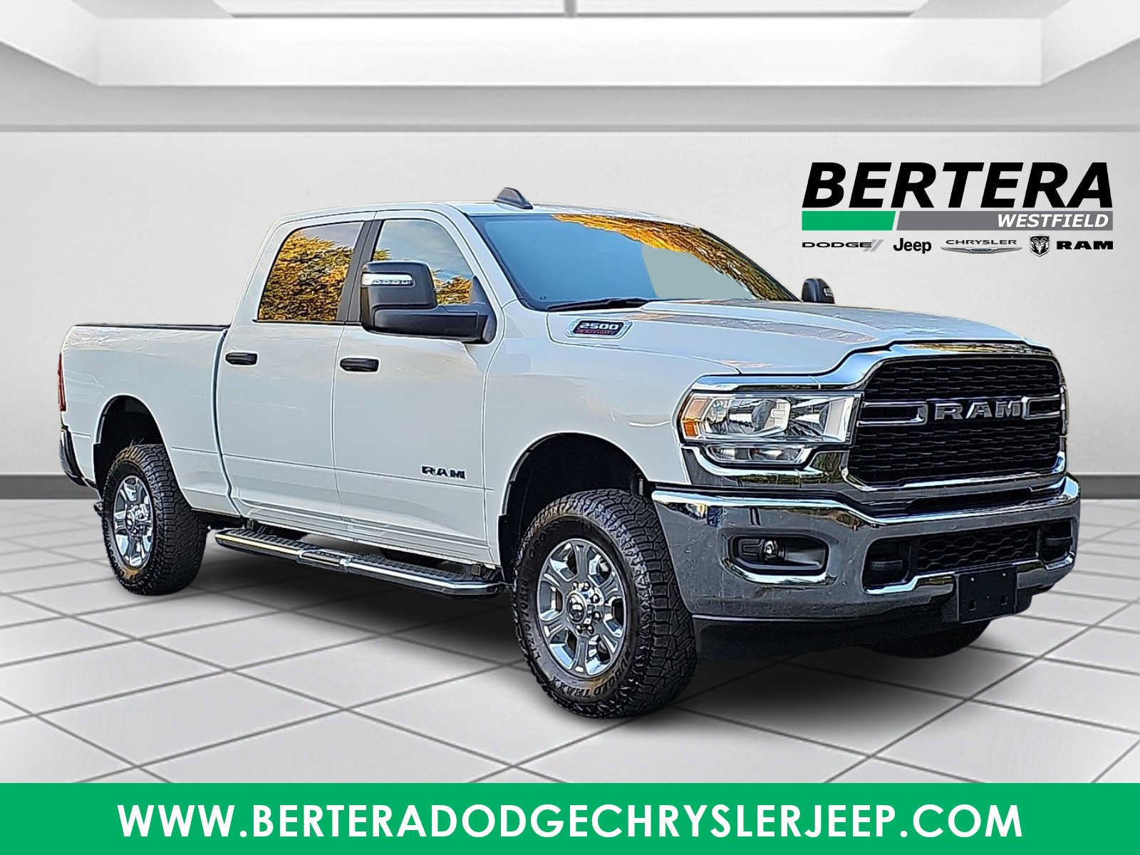 Used 2024 RAM 2500 Big Horn AWD/4WD image 1