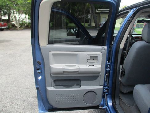 Used 2005 Dodge Dakota SLT image 19