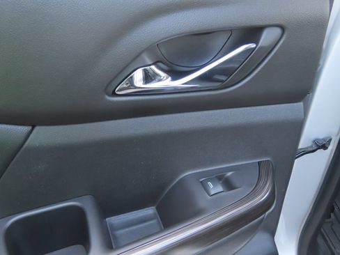 Used 2019 GMC Acadia SLT AWD/4WD image 23