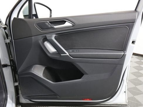 Used 2018 Volkswagen Tiguan SEL image 26