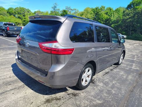 Used 2015 Toyota Sienna LE FWD image 5