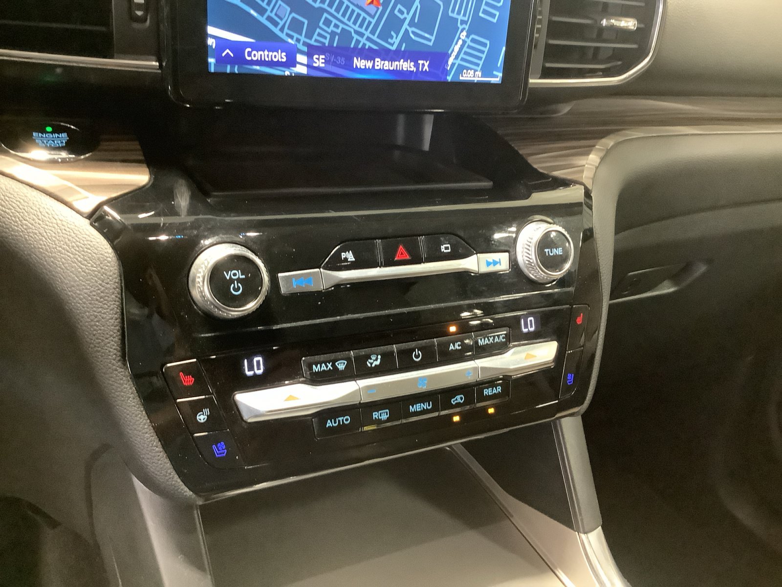 Used 2021 Ford Explorer Limited w/ Hybrid Equipment Group 310A RWD image 20