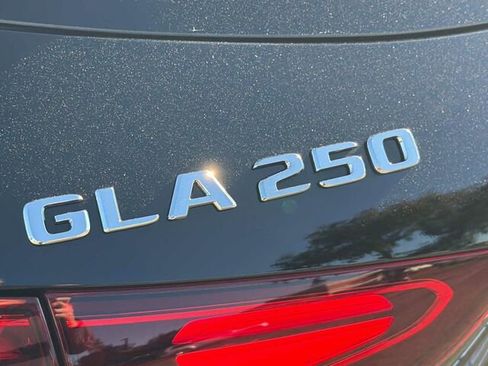 Certified 2025 Mercedes-Benz GLA 250 GLA 250 4D Sport Utility 4MATI image 34