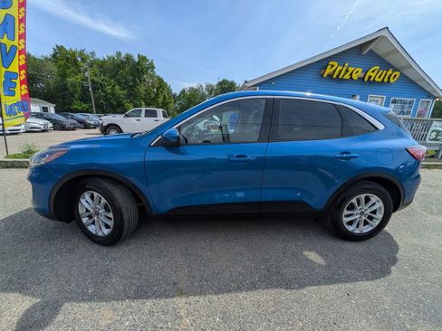 Used 2020 Ford Escape SE FWD image 2