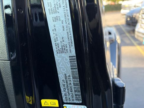 Used 2025 Jeep Wrangler Unlimited Sahara w/ Safety Group AWD/4WD image 9