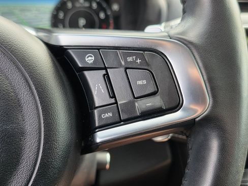 Used 2019 Jaguar F-PACE S image 33