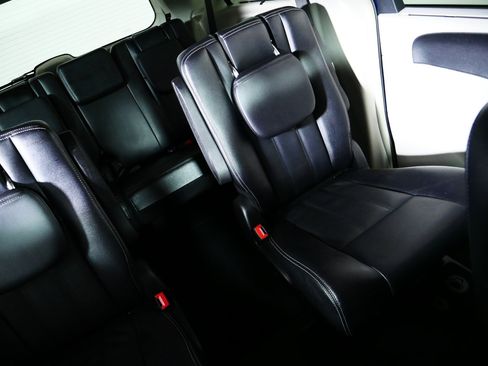 Used 2015 Chrysler Town & Country Touring w/ Driver Convenience Group FWD image 14