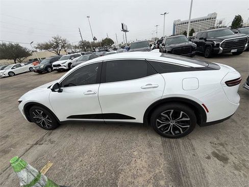 Certified 2023 Toyota Crown XLE image 8