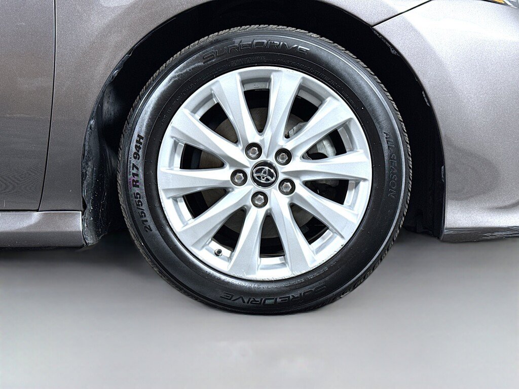 Used 2019 Toyota Camry LE FWD image 37