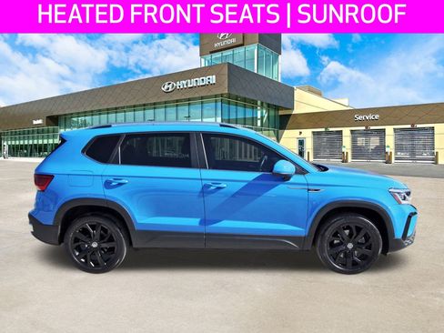 Used 2022 Volkswagen Taos SEL w/ Panoramic Sunroof Package image 4