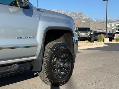 Used 2015 GMC Sierra 2500 SLT w/ Duramax Plus Package AWD/4WD image 4