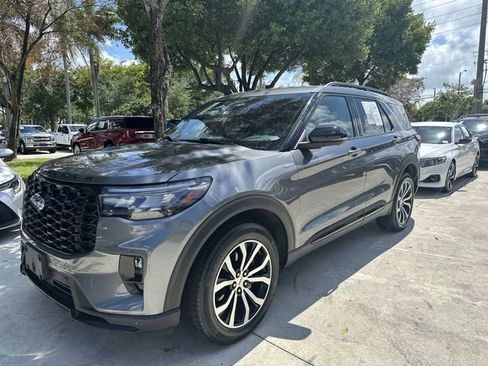 Used 2025 Ford Explorer ST-Line AWD/4WD image 24