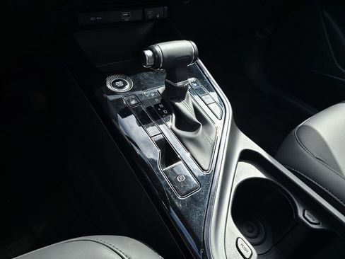 Certified 2025 Kia Niro EX FWD image 23