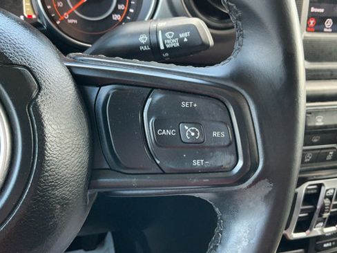 Used 2021 Jeep Gladiator Sport AWD/4WD image 12