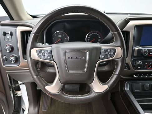 Used 2016 GMC Sierra 1500 Denali w/ Enhanced Driver Alert Package AWD/4WD image 17