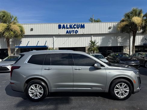Used 2023 Cadillac XT6 Luxury FWD image 1