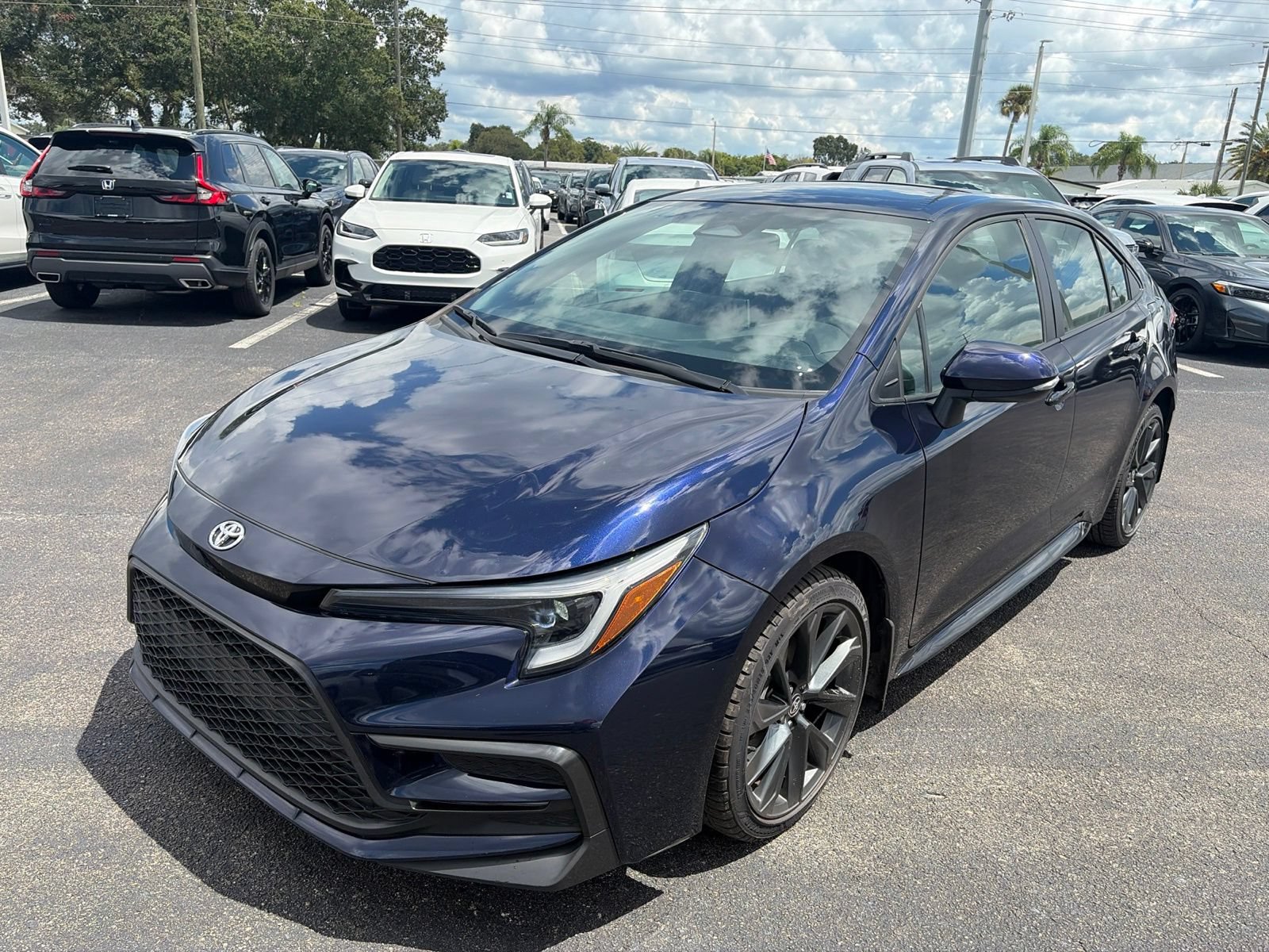 Used 2025 Toyota Corolla SE w/ SE Premium Package FWD image 32