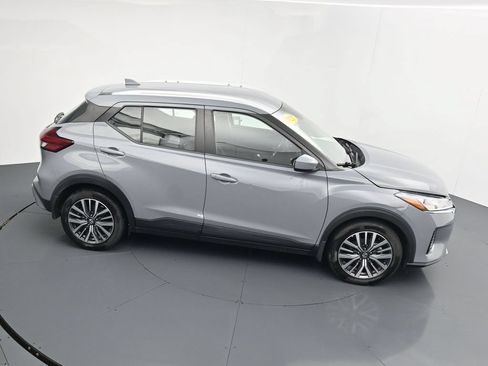 Used 2021 Nissan Kicks SV FWD image 31