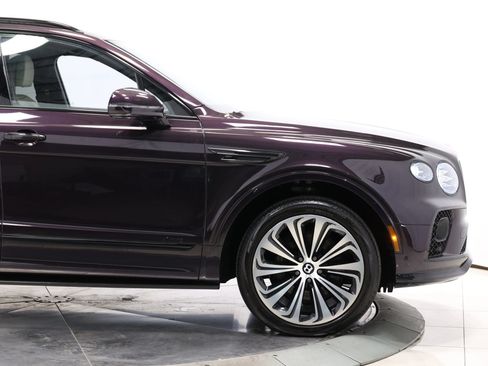 Used 2023 Bentley Bentayga Extended Wheelbase AWD/4WD image 95