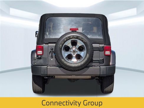 Used 2017 Jeep Wrangler Sahara w/ Connectivity Group AWD/4WD image 5