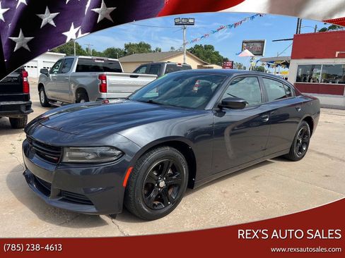 Used 2018 Dodge Charger SXT RWD image 1