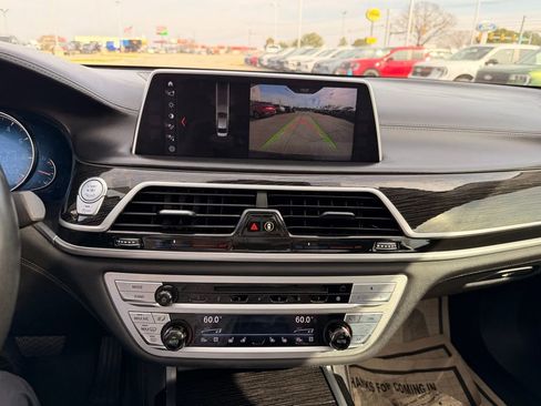 Used 2018 BMW 750i xDrive image 11