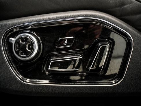 Used 2017 Audi A8 L 4.0T w/ Driver Assistance Package image 7