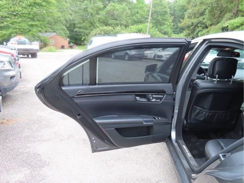 Used 2012 Mercedes-Benz S 63 AMG image 11
