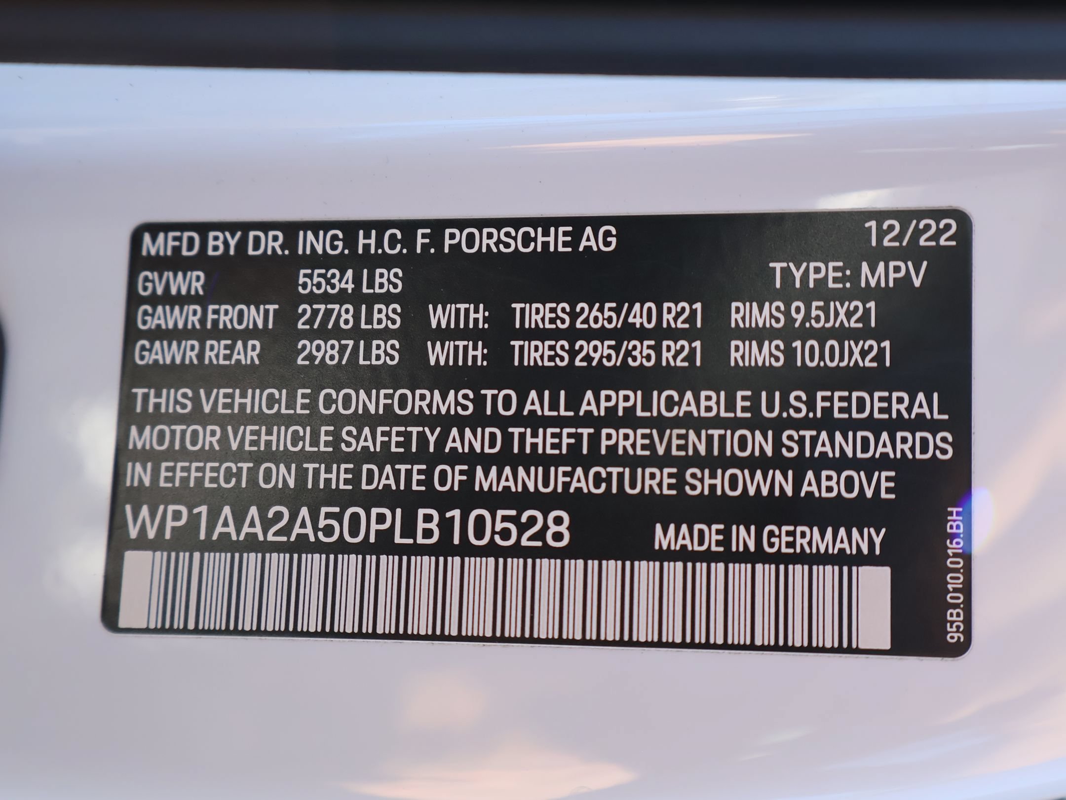 Used 2023 Porsche Macan AWD/4WD image 33