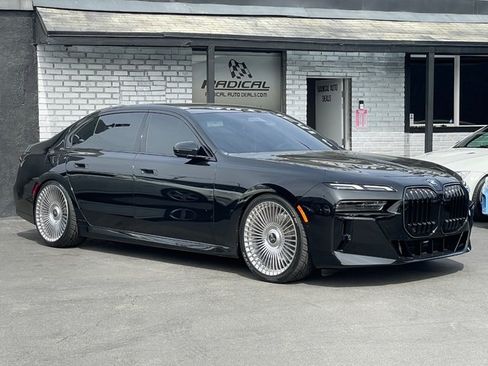 Used 2025 BMW 740i RWD image 4