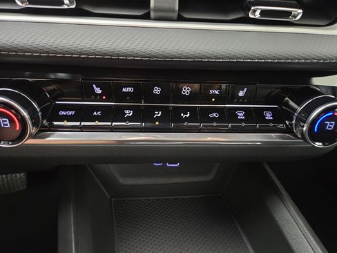 Certified 2026 Chevrolet Equinox LT w/ Convenience Package II FWD image 25