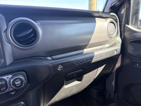 Certified 2023 Jeep Wrangler Unlimited w/ Cold Weather Group image 21