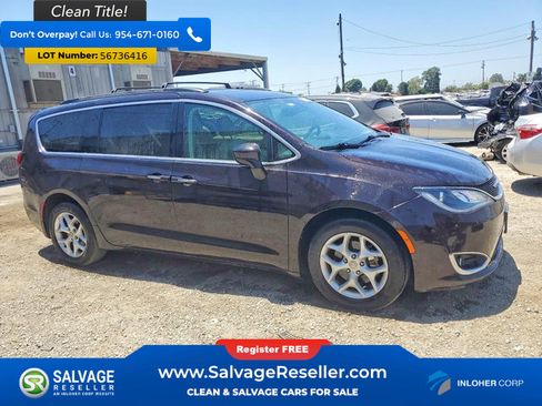Used 2017 Chrysler Pacifica Touring-L w/ Tire & Wheel Group FWD image 5