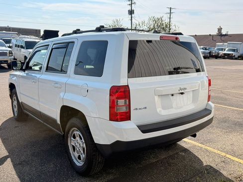 Used 2016 Jeep Patriot Sport w/ Power Value Group AWD/4WD image 3