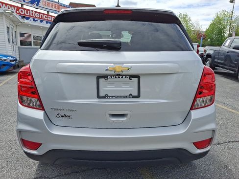 Used 2020 Chevrolet Trax LS w/ Tint and Cruise Package AWD/4WD image 4
