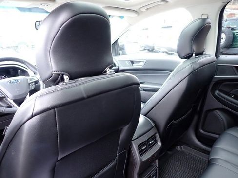 Used 2017 Ford Edge Titanium w/ Equipment Group 301A image 17