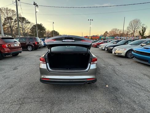 Used 2018 Kia Optima LX w/ 17" Alloy Wheels Package image 19